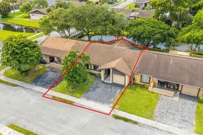 9480 W Fern Ln, Miramar: photo 1 of 28