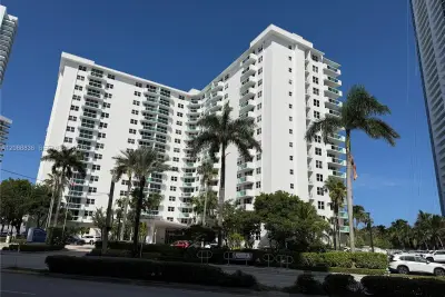 3001 S Ocean Dr #421, Hollywood: photo 1 of 21