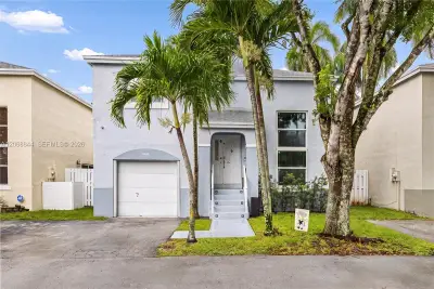 7216 SW 44th Ct, Davie: photo 1 of 45