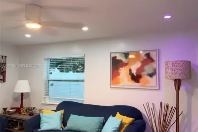 705 W Mango St #C, Lantana: photo 1 of 18