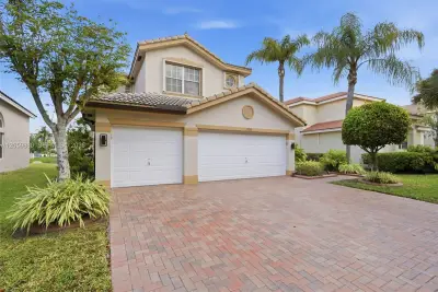 13351 SW 45th Dr, Miramar: photo 1 of 21