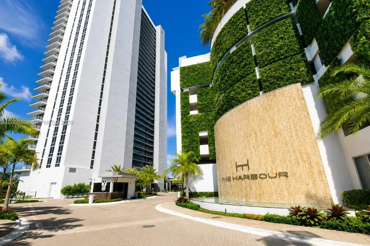 16385 Biscayne Blvd #1920, North Miami Beach: photo 1 of 23