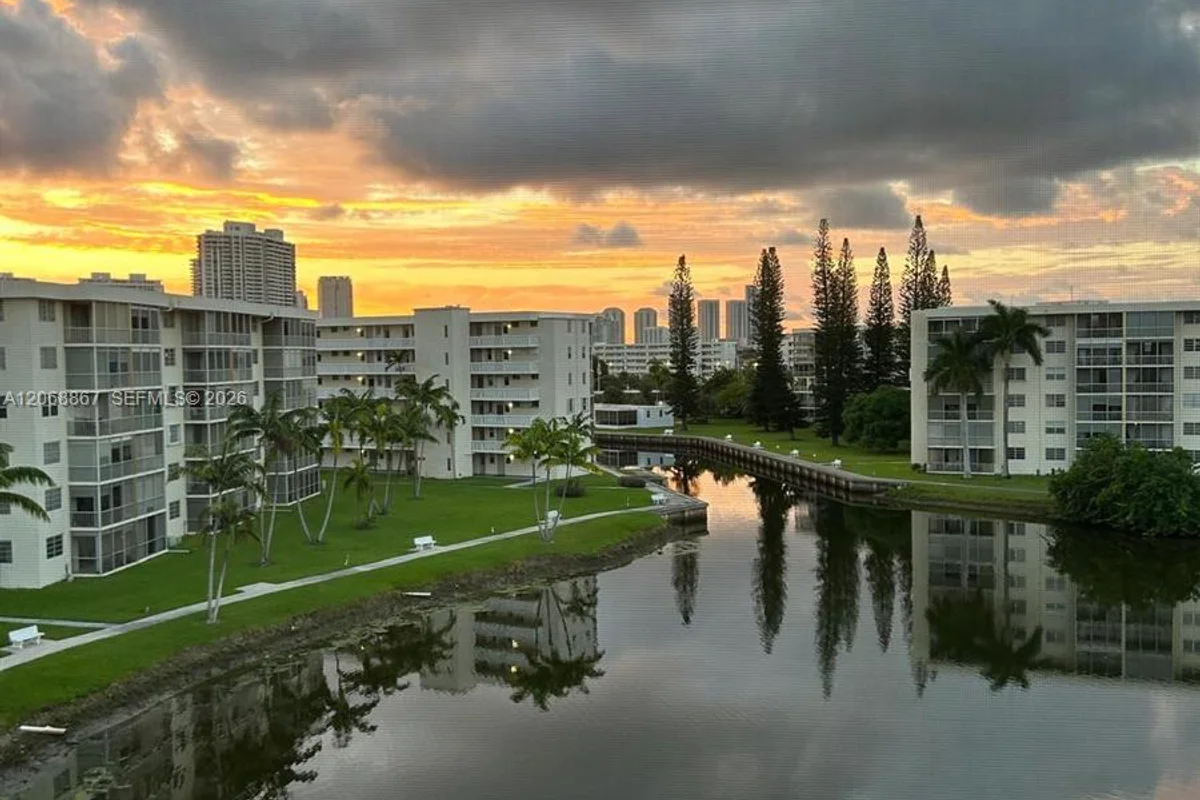 2851 Leonard Dr #J503, Aventura: photo 1 of 7