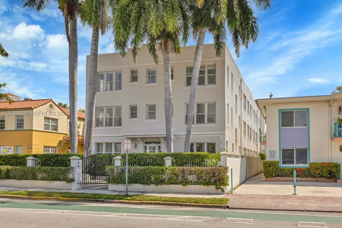 1027 Pennsylvania Ave #201, Miami Beach: photo 1 of 23