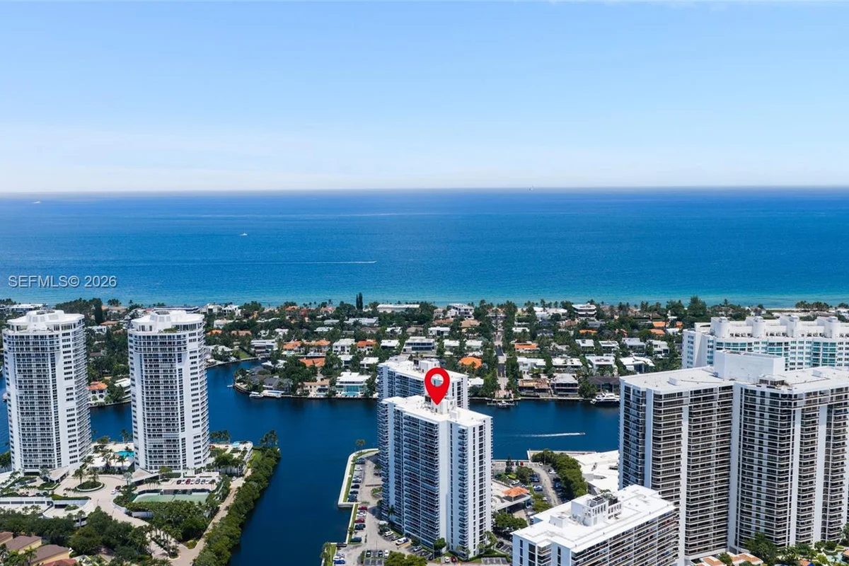 20505 E Country Club Dr #2132, Aventura: photo 1 of 36