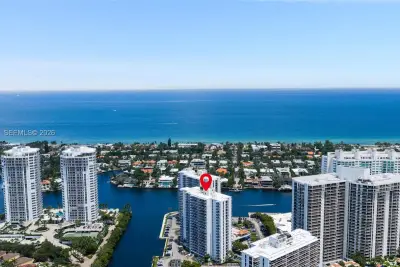 20505 E Country Club Dr #2132, Aventura: photo 1 of 36