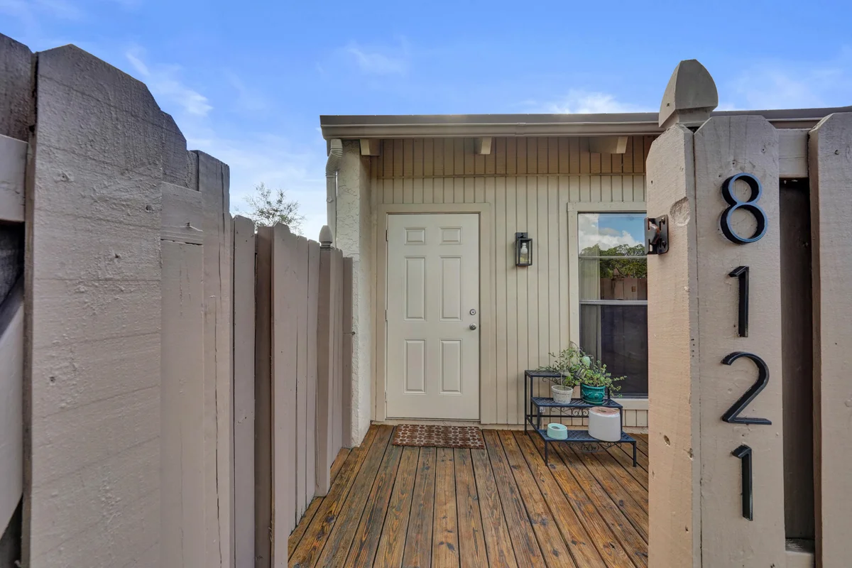 Villa in Davie: photo 1 of 66