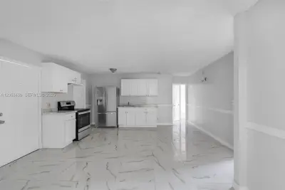 632 SW 16th Ave #D, Fort Lauderdale: photo 1 of 25