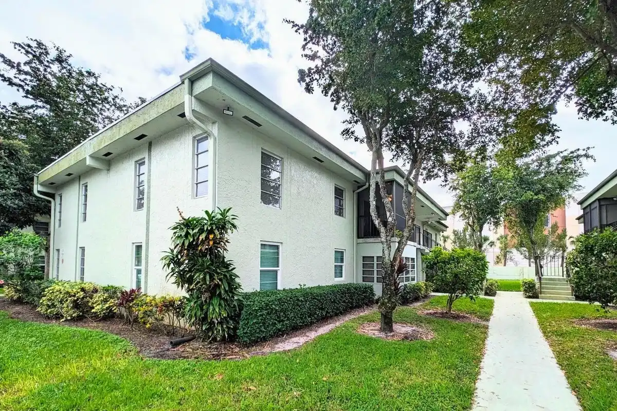 7515 S Oriole Blvd #203, Delray Beach: photo 1 of 42