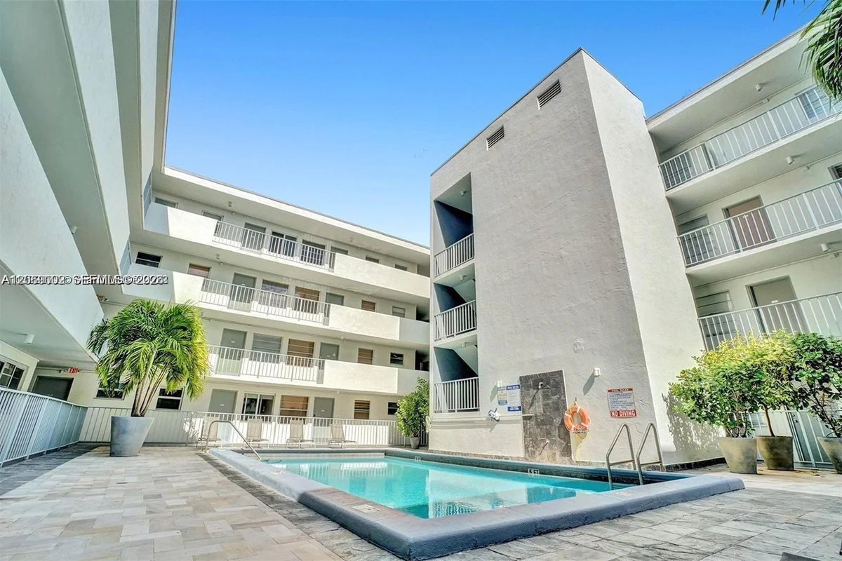 1610 Lenox Ave #409, Miami Beach: photo 1 of 10