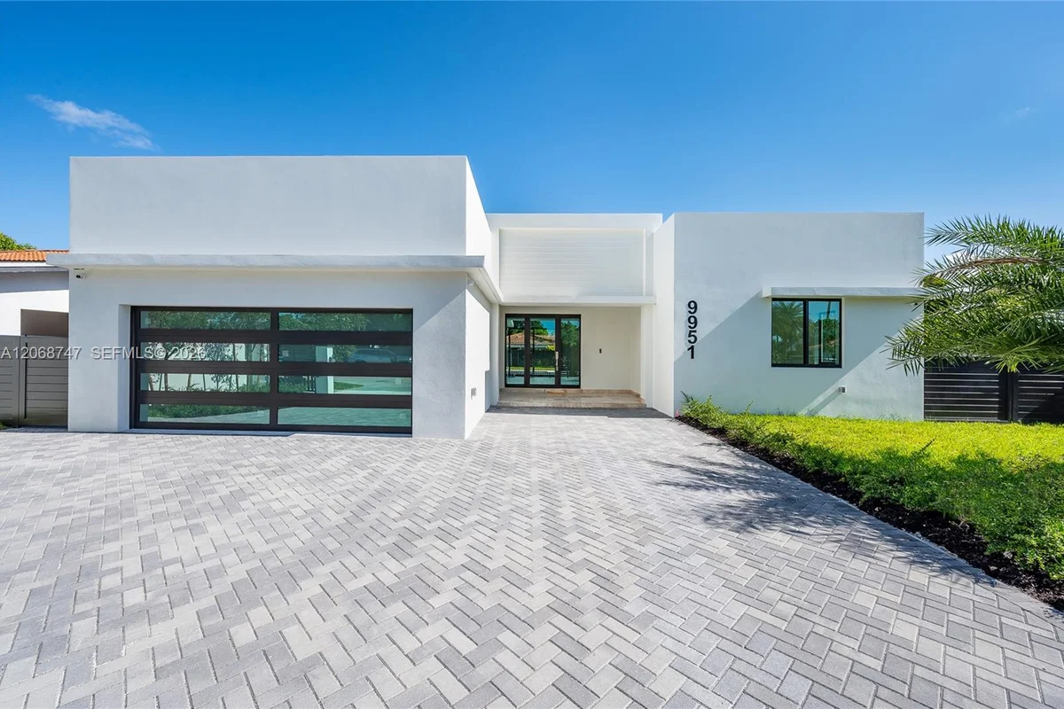 9951 SW 41st Ter, Miami: photo 1 of 33