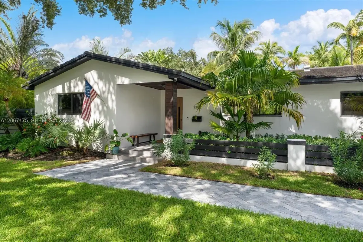7790 SW 53rd Ave, Miami: photo 1 of 47
