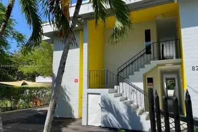 828 SW 20th Ave #2, Miami: photo 1 of 13