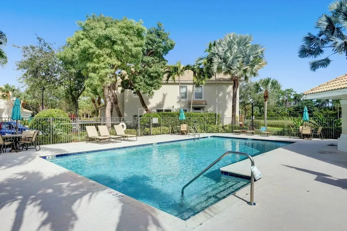 1102 Woodfield Rd, West Palm Beach: photo 1 of 16