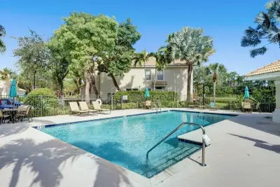 1102 Woodfield Rd, West Palm Beach: photo 1 of 16