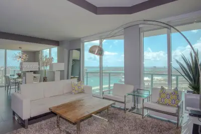 244 Biscayne Blvd #3902, Miami: photo 1 of 1