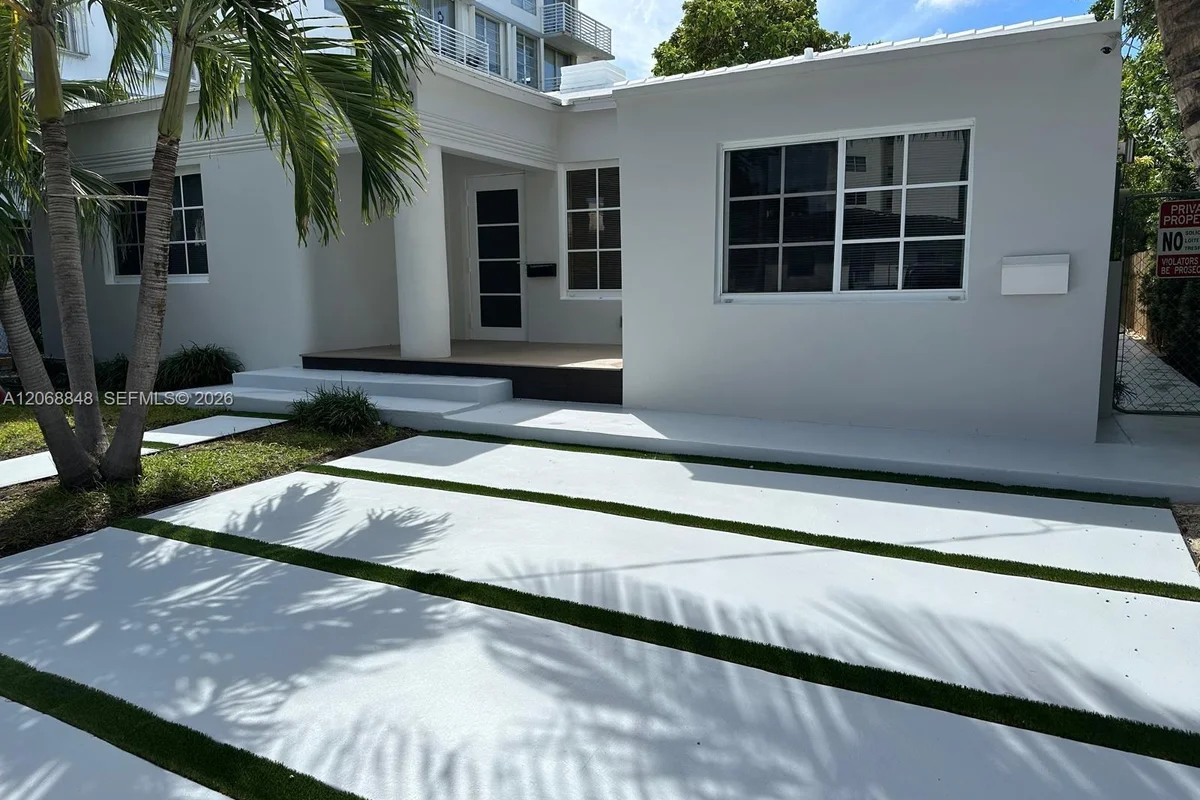 7820 Carlyle Ave, Miami Beach: photo 1 of 22