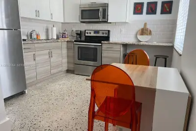 1736 SW 3rd St #1, Miami: photo 1 of 14