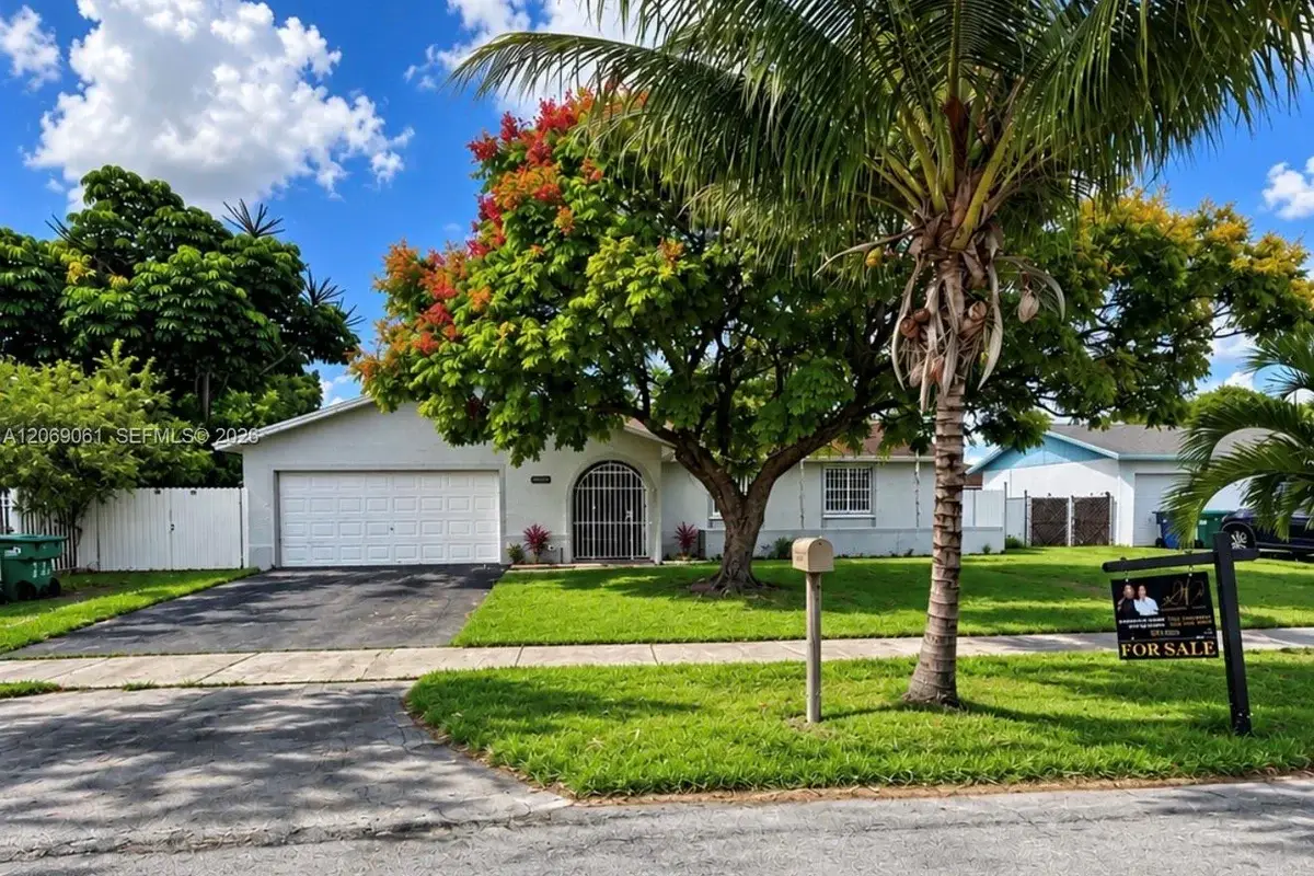 13237 SW 257th Ter, Homestead: photo 1 of 16