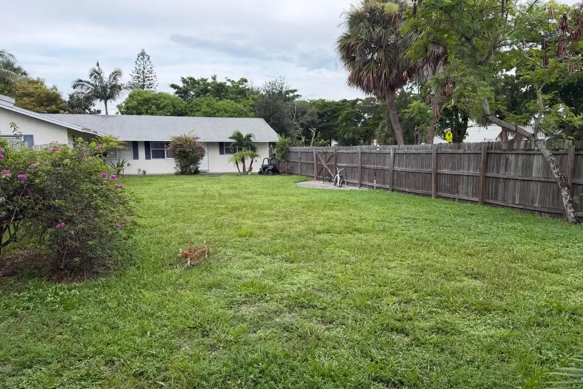 3778 Nokomis Ave, West Palm Beach: photo 1 of 7