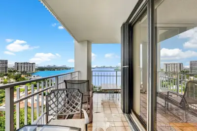 4000 Towerside Ter #1407, Miami: photo 1 of 40