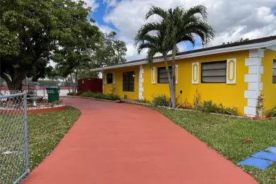 12135 SW 182nd Ter, Miami: photo 1 of 18