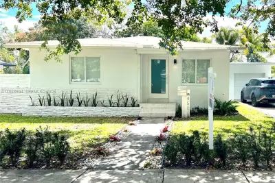850 NE 127th St, North Miami: photo 1 of 60
