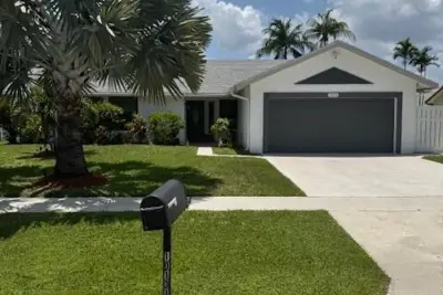 19131 Fairlawn Way, Boca Raton: photo 1 of 25