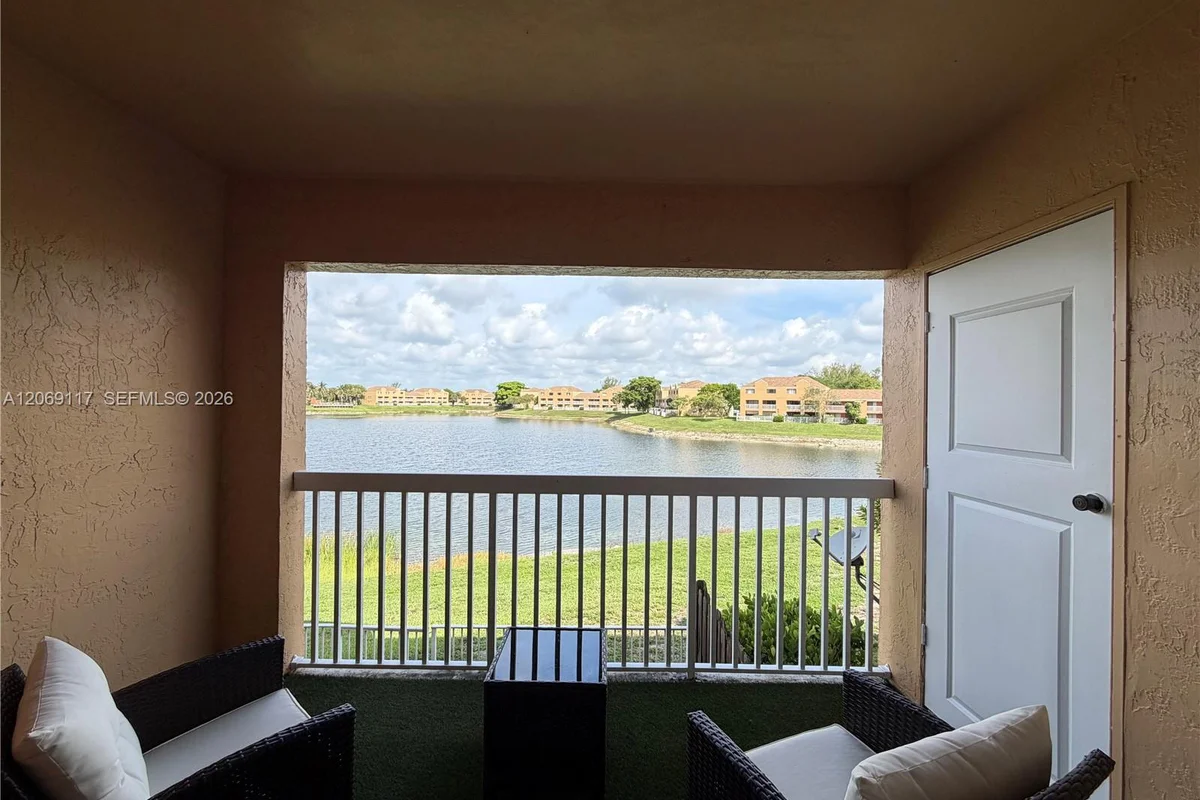 5200 NW 31st Ave #217, Fort Lauderdale: photo 1 of 17