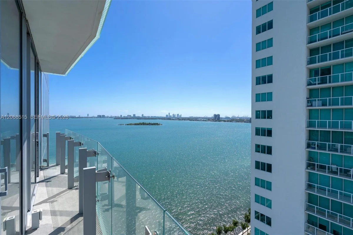 Condo in Miami: photo 1 of 40
