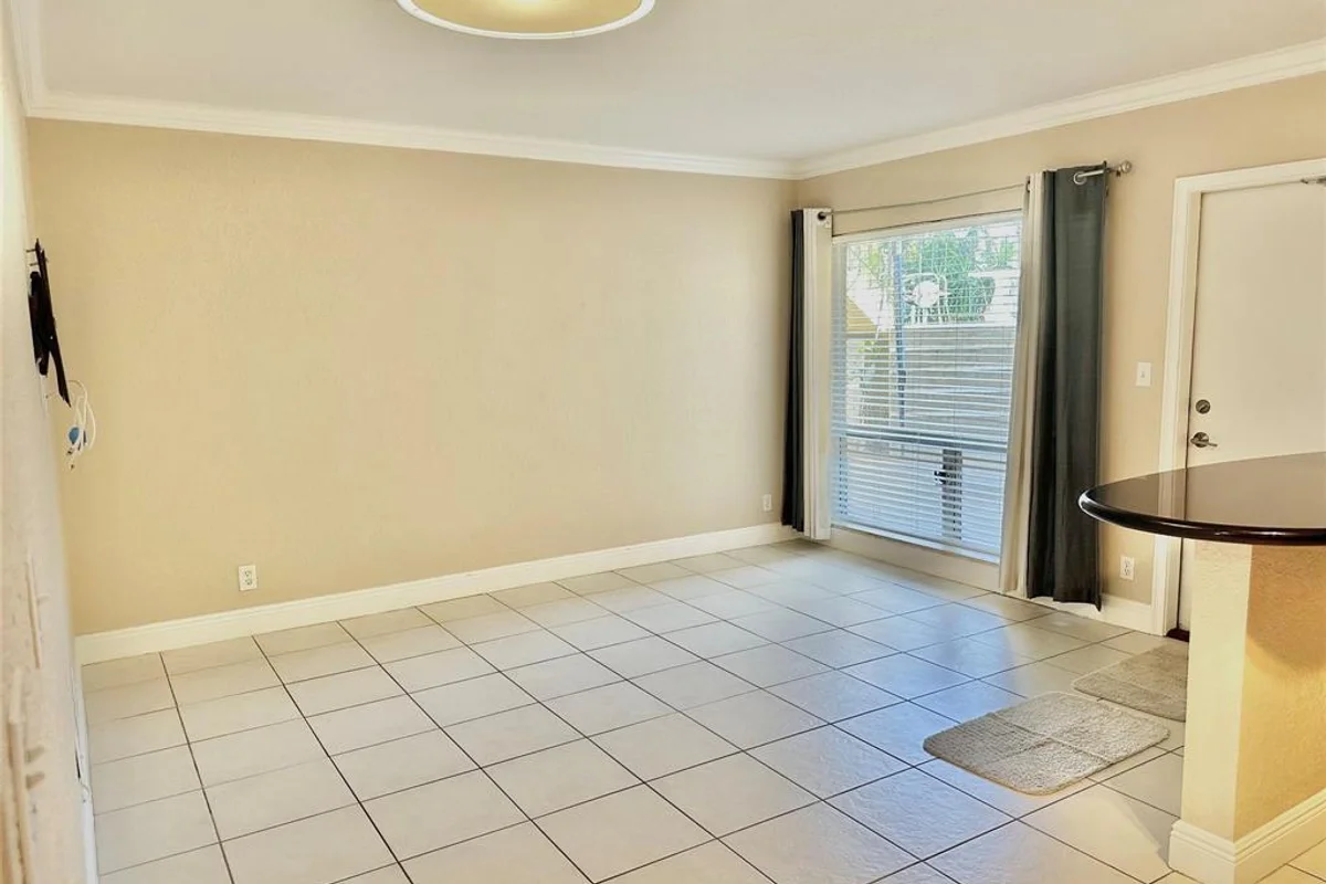 2190 SE 5th St #3-B, Pompano Beach: photo 1 of 13