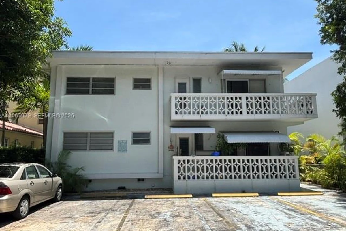 835 Meridian Ave #3, Miami Beach: photo 1 of 20