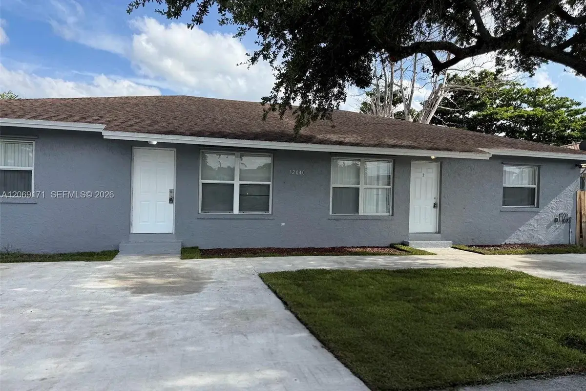 12040 SW 214th Ter #1, Miami: photo 1 of 17