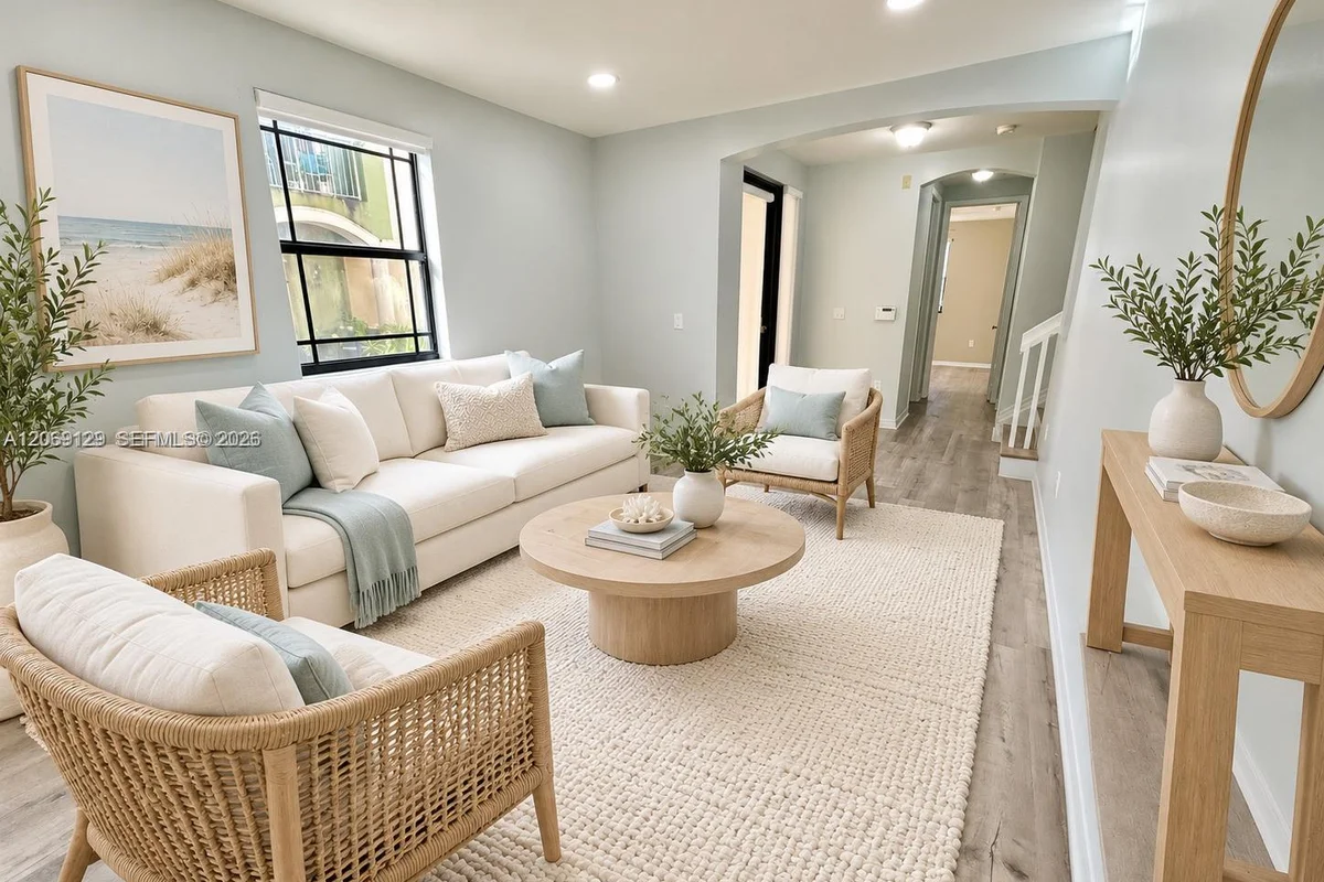 607 NE 35th Ave, Homestead: photo 1 of 35