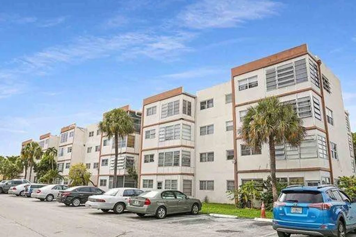 4046 NW 19th St #210, Lauderhill: photo 1 of 24