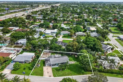 415 SW 7th Ct, Boynton Beach: photo 1 of 32