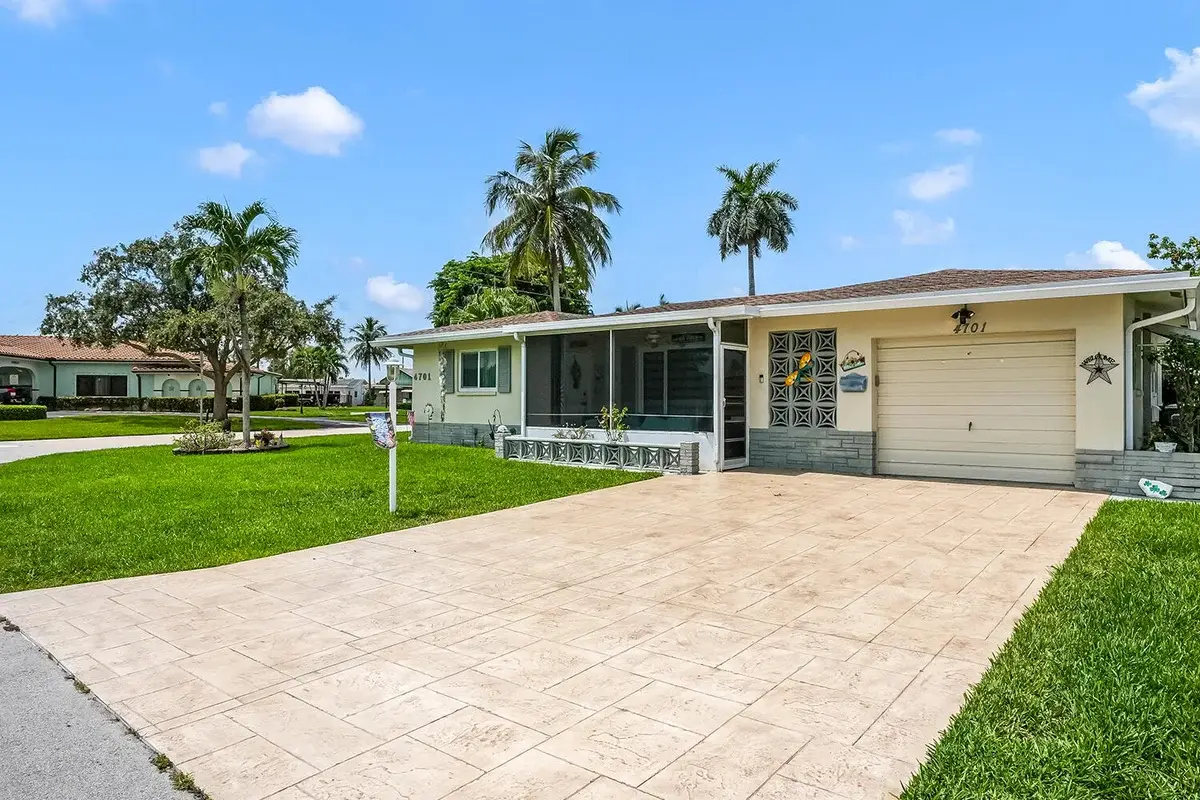 4701 NW 47th Ter, Tamarac: photo 1 of 35