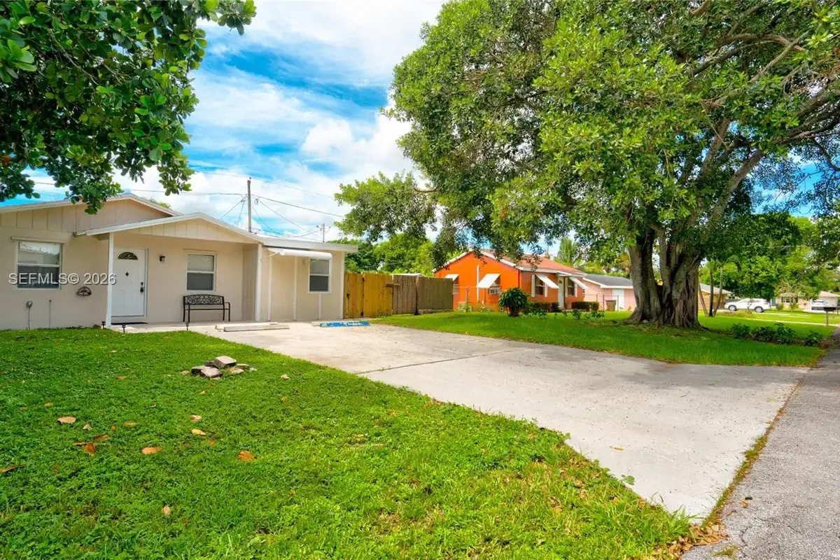 3344 Plaza Pl, Lake Worth: photo 1 of 55