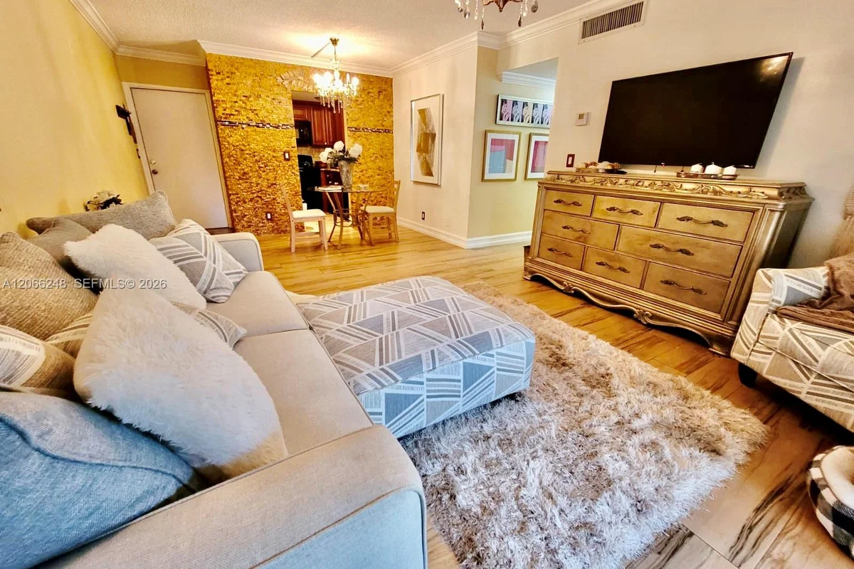 610 NW 13th St #11, Boca Raton: photo 1 of 31