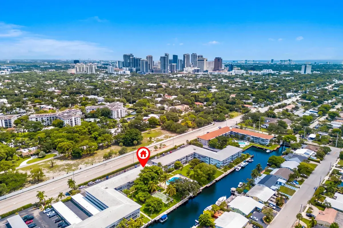 1100 SW 12th St #208, Fort Lauderdale: photo 1 of 18