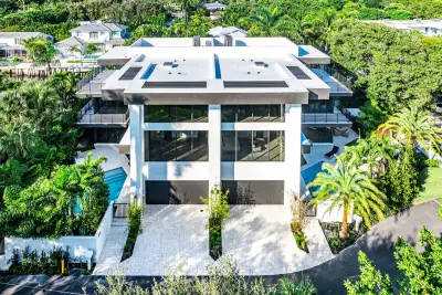 810 Andrews Ave, Delray Beach: photo 1 of 93