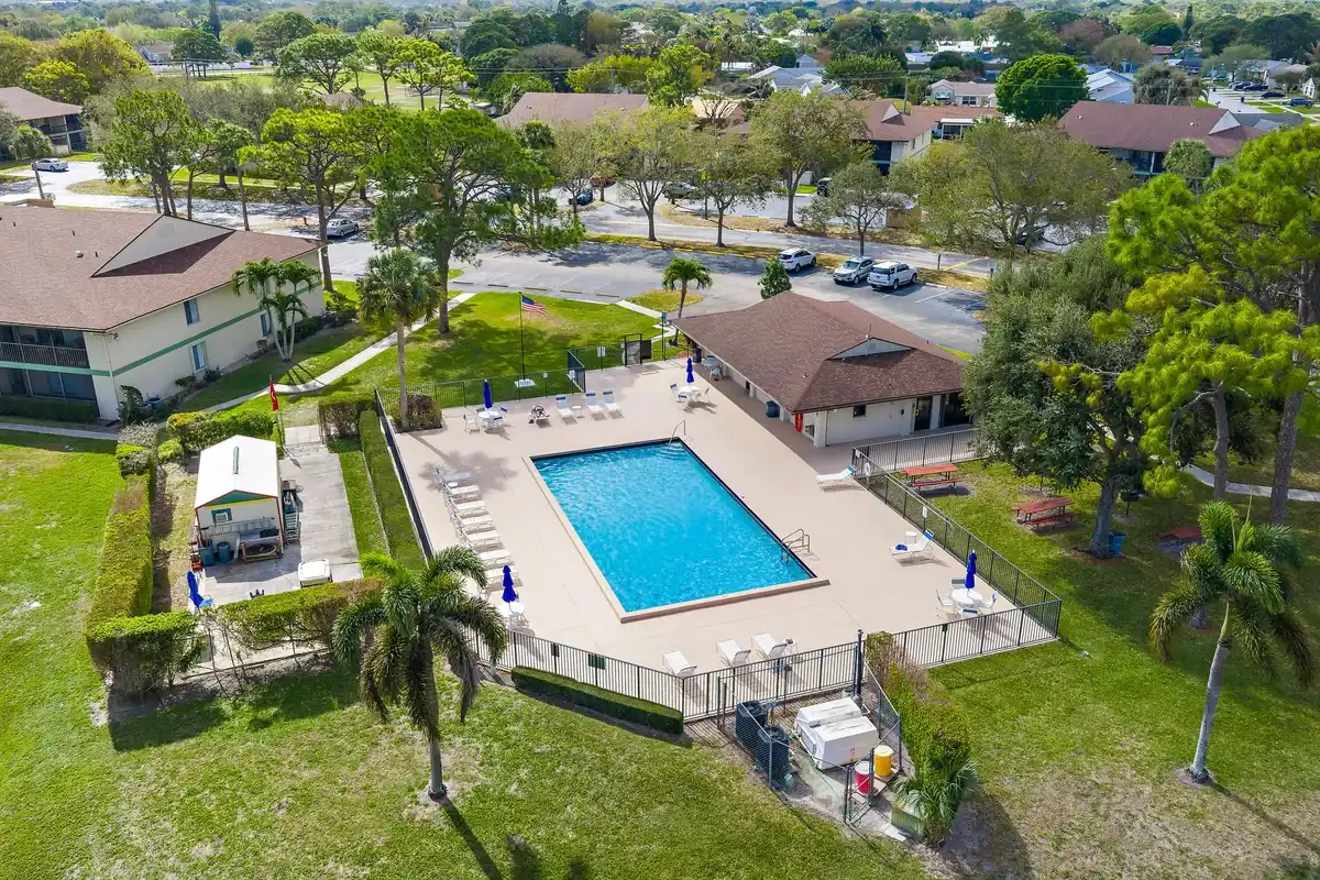 6495 E Chasewood Dr #E, Jupiter: photo 1 of 15