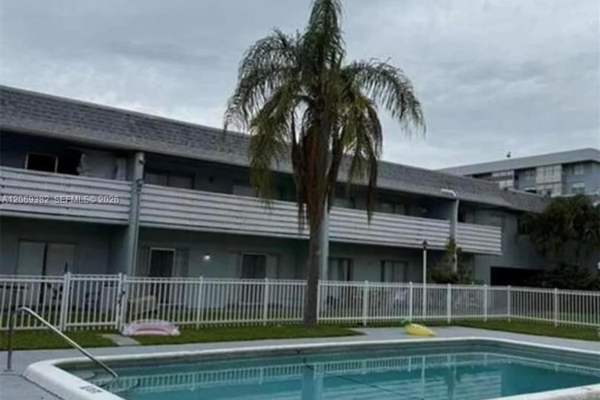 4251 NW 5th St #131, Plantation: photo 1 of 9
