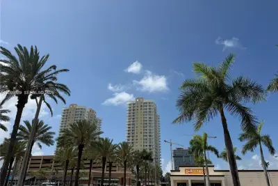 1755 E Hallandale Beach Blvd #701E, Hallandale Beach: photo 1 of 15