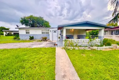 1201 NW 51st Ave, Lauderhill: photo 1 of 27