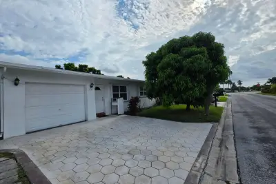 7195 NW 9th Ct, Margate: photo 1 of 31