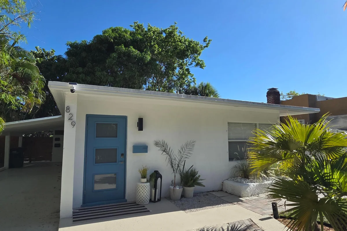 829 Macy St, West Palm Beach: photo 1 of 20