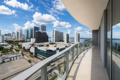 1400 Biscayne Blvd #1807, Miami: photo 1 of 57