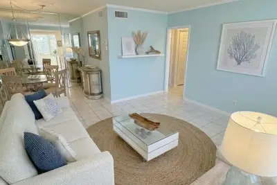 6 Abbey Ln #104, Delray Beach: photo 1 of 18