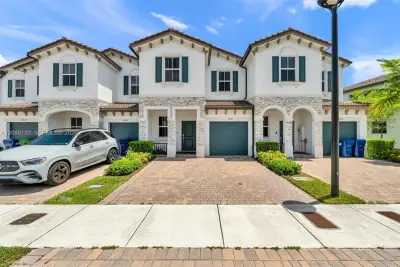 12613 NW 23rd Pl, Miami: photo 1 of 58